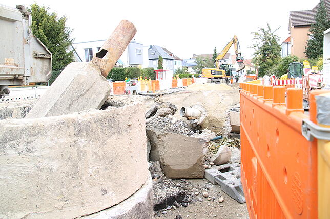 Die Erneuerung der Wasserleitungen in der Konstanzer Straße ist in diesem Abschnitt seit der vergangenen Woche abgeschlossen. Nun sind ...