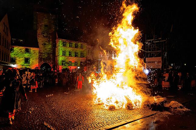 Bild 18: 150 Jahre Katzenmusik: Narrenspiel vor dem Riettor