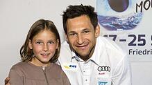 Die zehnjährige Pauline Rieker traf den Olympiateilnehmer Toni Wilhelm bei der Eröffnungsfeier der Interboot.