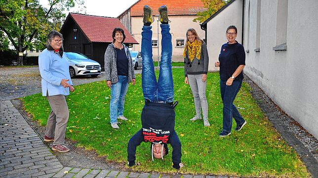 Das &bdquo;mittendrin&ldquo;-Team freut sich auf sein zehnjähriges Bestehen mit tollen Gotesdiensten: Ruth Karrer (von links), Petra ...