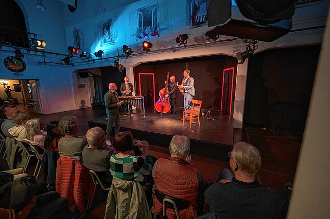 Bild 10: Seelenmassage zum Wochenstart – Das Jörg Enz Trio in der Basilika Singen