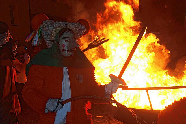 Bild 21: Nachtumzug beim Viererbund: Narrentag gipfelt in mystischer Stimmung beim Nachtumzug