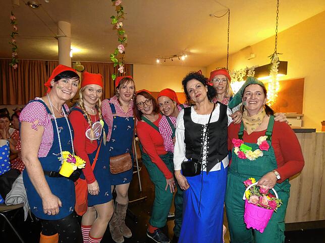 Bild 10: Wiiberfasnacht: Das begeisterte Publikum brachte den Saal zum Beben - die Highlights in Bildern!