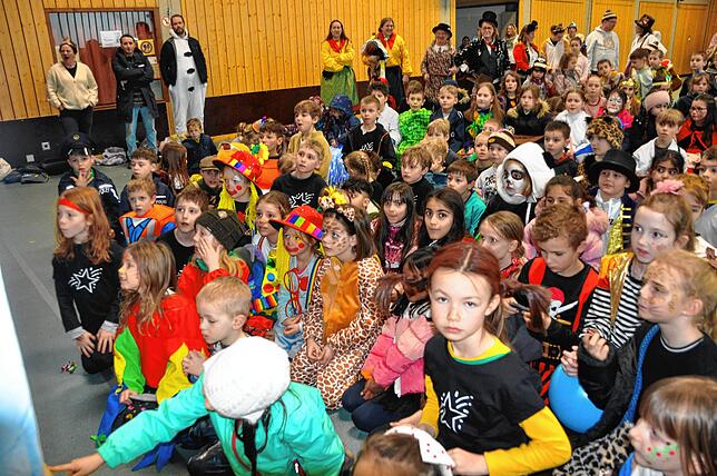 Bild 13: Fasnacht in Leimbach: Grundschüler befreit! Die schönsten Bilder der Narrenaktion im Überblick