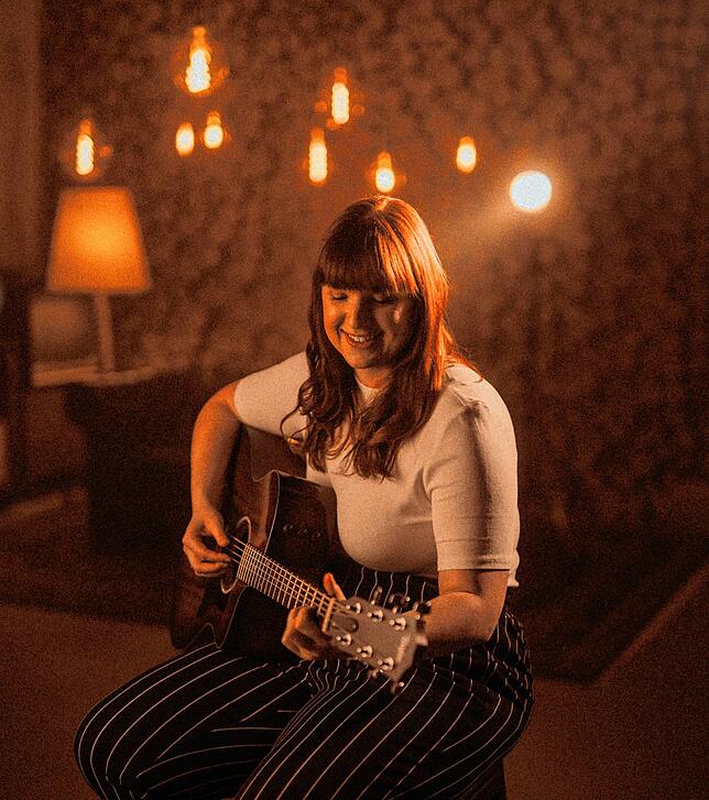 Silke Vogt will sich nicht in eine Schublade stecken lassen: Sie mag die stillen, leisen Songs genauso wie die Popschlager, für die sie ...