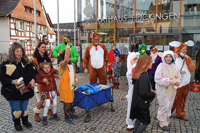 Bild 18: Bilder vom Frickinger Narrenbaumstellen