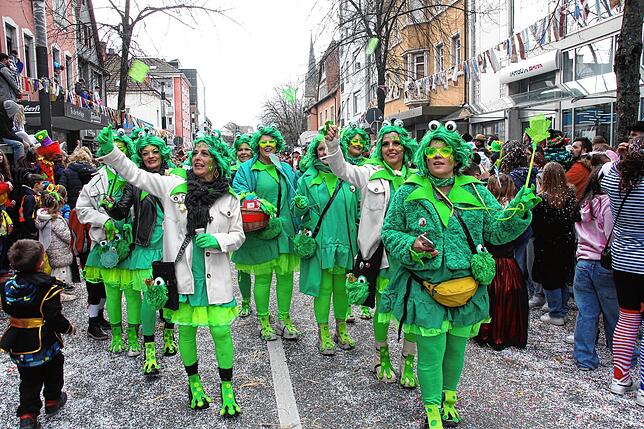 Bild 15: Fasnets-Umzug der Poppelezunft in Singen &ndash; Teil 2