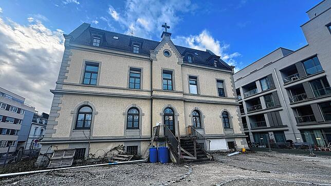 Das alte Stiftsgebäude, das an den modernen Laubenhof angrenzt, soll nun saniert werden. Die entsprechende Baugenehmigung liegt bereits vor.