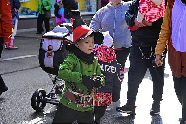 Bild 25: St. Georgen feiert Fasnacht: Kinderumzug mit Elfen, Piraten & Schneemännern – die besten Fotos!