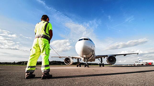 Neues Jahr, neue und bewährte Ziele und die Hoffnung auf einen schuldenfreien Neustart: Am Bodensee-Airport Friedrichshafen &ndash; hier ...