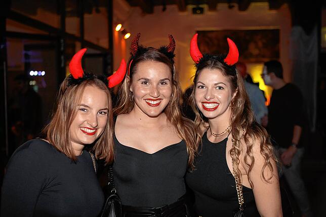 Bild 15: Schaurig-schöne Partystimmung mit Kürbis und Zombies