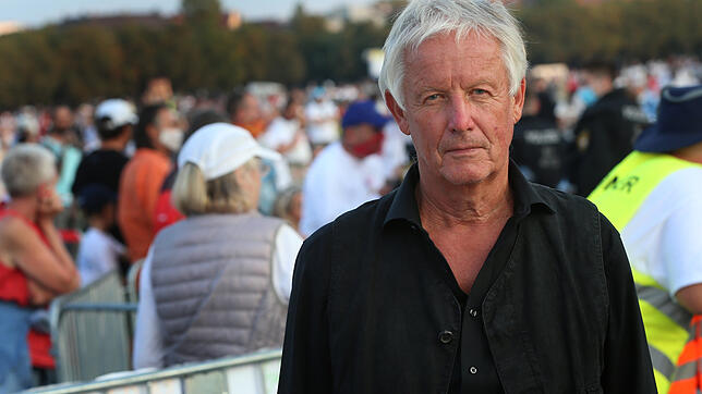 Ex-TV-Pfarrer Jürgen Fliege bei einer Demonstration gegen die Corona-Maßnahmen im September 2020 in München, wo er als Redner auftrat. ...