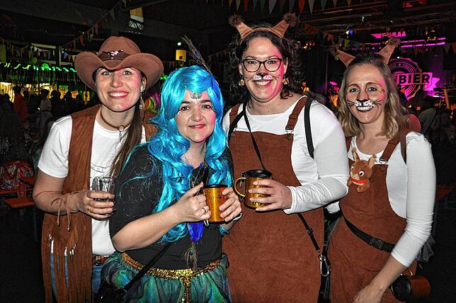 Bild 25: Beste Stimmung auf dem DLRG Ball in Wittenhofen