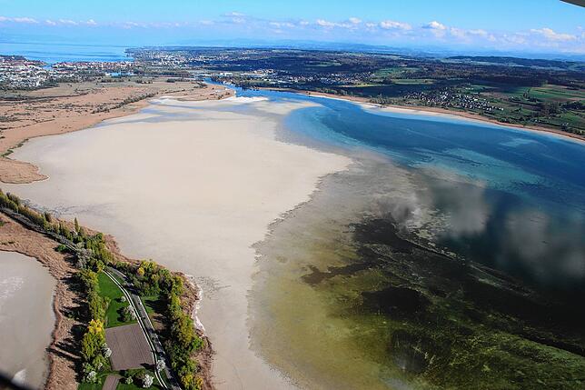 Bild 13: Bodensee oder Kroatien? Wenn Niedrigwasser atemberaubende Farben offenbart
