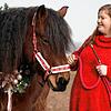 Dorothea Lüdorf bietet bedürftigen Kindern in der Adventszeit die Möglichkeit, kostenlos Zeit mit ihrem Pferd Tarja zu verbringen.