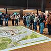 Noch ist es ein großes Modell, aber für rund 6000 Menschen soll der künftige Stadtteil Hafner zur neuen Heimat werden. Hier informieren ...