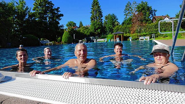 Der Sommer ist zurück, die Besucherzahlen im Schwimmbad Bonndorf steigen wieder an. Treue Besucher, selbst bei kühlen Temperaturen, sind ...