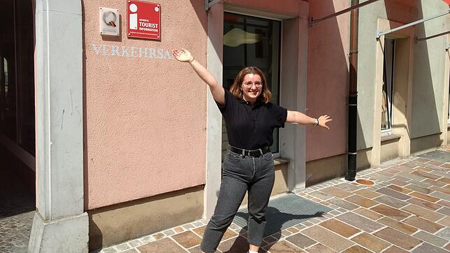 Pauline Gabaud aus der Partnerstadt Blois jobbt diesen Monat bei der Stadtverwaltung Waldshut-Tiengen.