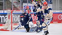 Die Schwenninger Wild Wings durften in Ingolstadt gleich viermal jubeln, wie hier Matt Puempel (rechts) bei seinem Treffer zum 1:0.