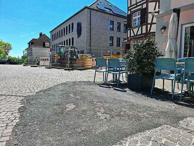 Das ist noch nicht fertig: In diesem Bereich beginnen im Juni die Bauarbeiten für den neuen Rathausbrunnen. Erst danach wird das ...