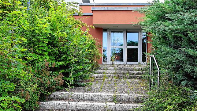 Drei Jahre nach dem Brand ist die Markolfhalle unverändert. Von außen sieht sie kaum beschädigt aus, innen aber sieht es anders aus. ...