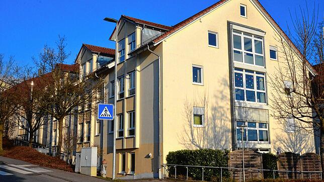 Das Pflegeheim soll bis Juli 2026 saniert und umgebaut sein.