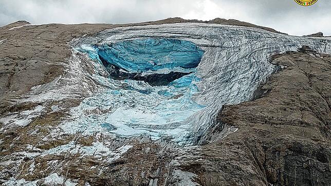 Das Bild zeigt den Gletscherabruch in den Dolomiten. Er ist ein Sonderfall &ndash; andere Gefahren drohen in weiten Teilen des Alpenraums.