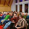 Zahlreiche Zuhörer, darunter viele Anwohner aus Langenschiltach, verfolgen die Entscheidung des Gemeinderats zum Thema Solarpark Vogte ...