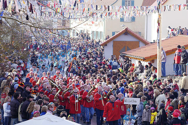 Viel Erfahrung hat die Schnuferzunft bei ihrem Narrentreffen 2006 gesammelt. So war es möglich, dass sie in nur einem Jahr die ...
