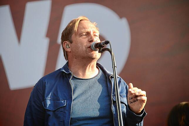 Bild 2: Bilder von Thees Uhlmann beim Southside 2022