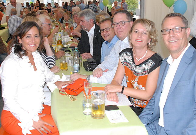 Ehemalige Wehrer Chefs: Links: Leila Schwery, dahinter Dieter Wissler, rechts Andreas Brutsche und John Paul Manning. Vorne rechts der ...