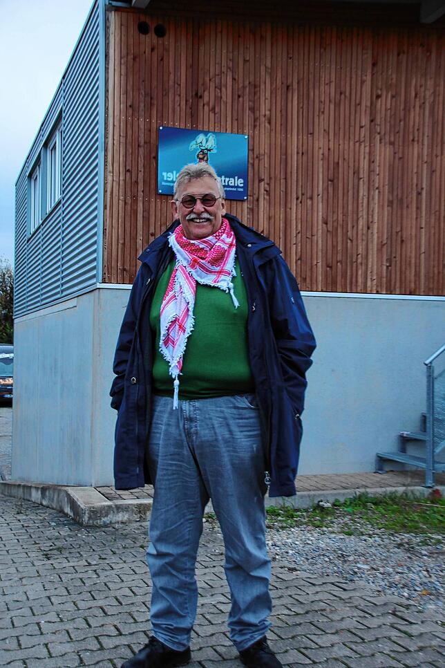 Marcus Nabholz gestern Nachmittag vor dem Vereinsheim der Kamelia Paradies.
