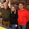 Ein starkes Team, Hans-Peter und Christina Gaisser, und Giuseppe Luciano, die drei Jahre lang die Kultkneipe Roter Hans zum Erfolg bringen.