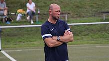 Trainer Sebastian von Au und der FV Tennenbronn feiern einen klaren und verdienten 4:1-Heimerfolg.