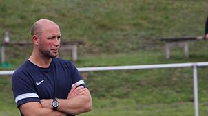 Sebastian von Au, der Trainer des FV Tennenbronn, sieht gelassen der Partie gegen die SG Marbach/Rietheim entgegen, die seine Elf am ...