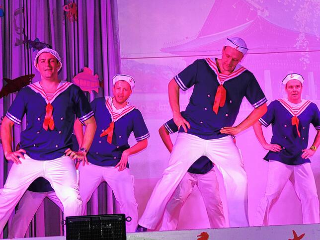 Bild 19: Hilzinger Narrenverein Pfiffikus bot Bühnenfasnacht vom Feinsten