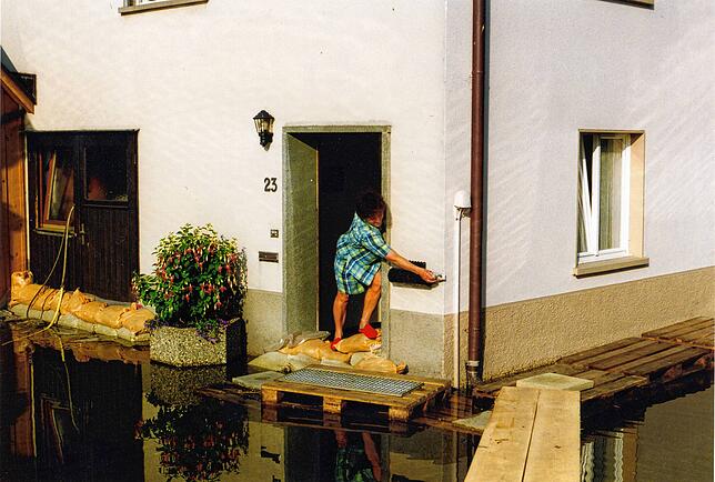 Bild 18: Archivfotos vom Hochwasser 1999: Reichenau vom Festland abgeschnitten
