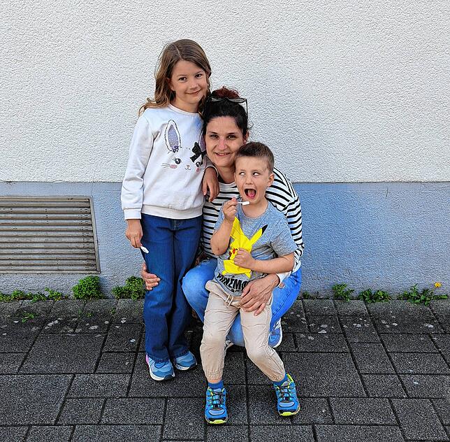 Lara Schröder (36) aus Bad Säckingen mit ihren Kindern.