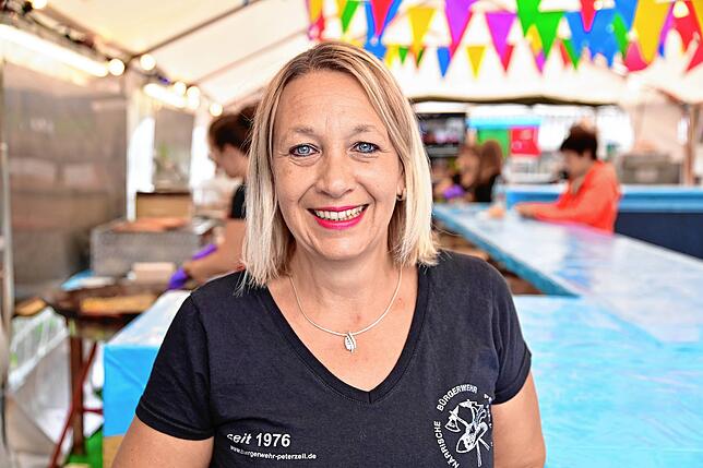 Für Katrin Günter von der Peterzeller Bürgerwehr ist es selbstverständlich, am Stadtfest eine Arbeitsschicht zu übernehmen und den ...