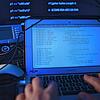 Etwa so sehen Hackerangriffe auf Unternehmen aus. Die IHK in Weingarten koordiniert künftig Hilfe für Firmen, die sich dagegen absichern ...