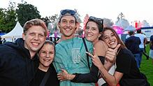 Bild : Konstanz: Wummernde Bässe, lässige Outfits und eine gute Zeit: Festival startet im Bodensee-Stadion