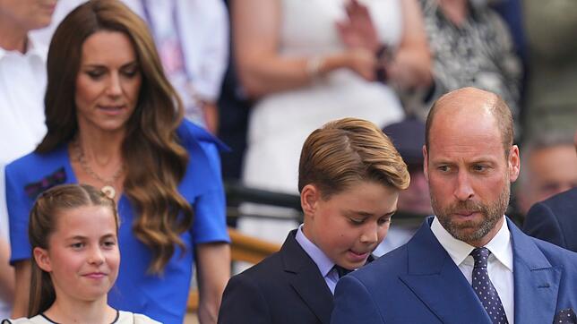 Prinz William und Prinzessin Kate verfolgen das Finale mit ihren Kindern George und Charlotte aus der Royal Box.