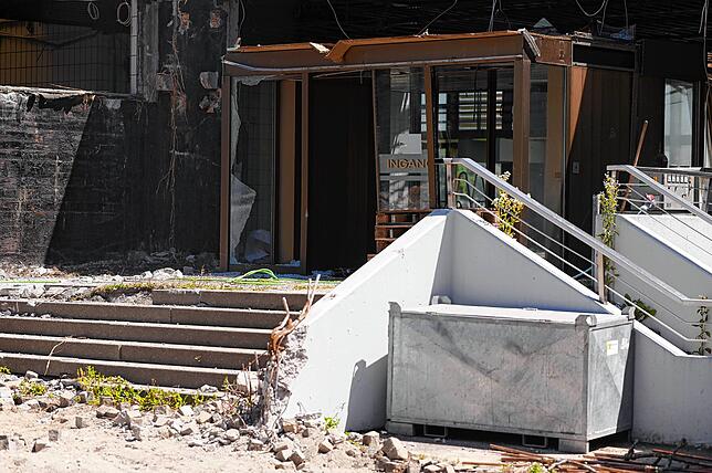 Bild 6: Das alte Häfler Hallenbad verschwindet Stück für Stück