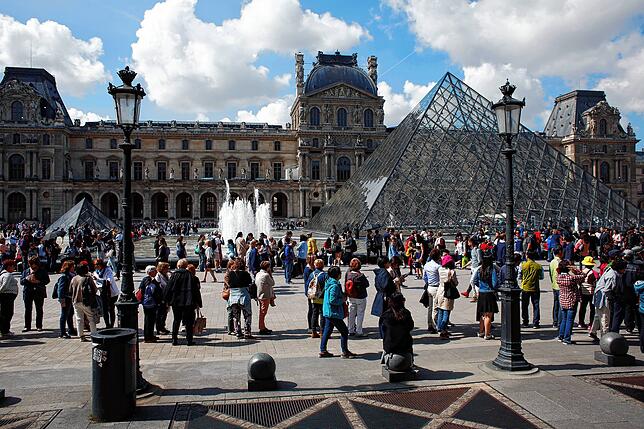 Im Mai 2019 musste das Louvre aufgrund von Mitarbeiterbeschwerden über zu viele Besucher einen Tag lang schließen.