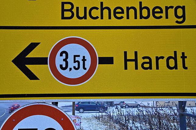 Aktuell ist die Kreisstraße vom Brogen in Richtung Hardt nur für Fahrzeuge mit einem zulässigen Gesamtgewicht von 3,5 Tonnen befahrbar.