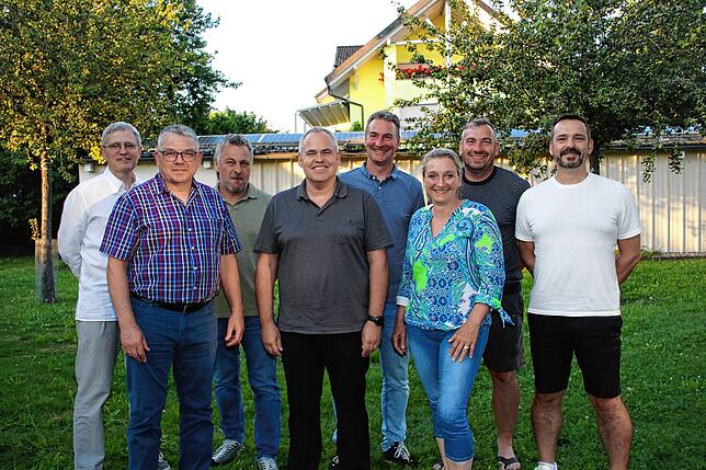 Die Stele des Gemeindetags Baden-Württemberg erhalten für langjährige Tätigkeit im Gemeinderat (von links): Alex Sitter (zehn Jahre im ...
