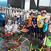 Viel Spaß haben die Kinder auf dem Häglehof der Familie Gleichauf in Fützen im Rahmen des Blumberger Ferienprogramms. Unser Bild zeigt ...