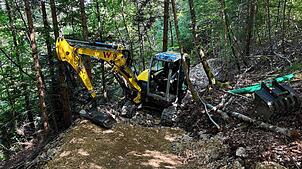 Im steilen Gelände des Waldstücks zwischen dem ehemaligen Soldatenheim und dem Schützenhaus haben die Baumaschinen mit dem Bau des ...