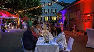 Romatisches Ambiente, kulinarische Höhepunkte, auserlesene Weine präsentiert und kredenzt von Winzer Johannes Landerer vom Kaiserstuhl ...