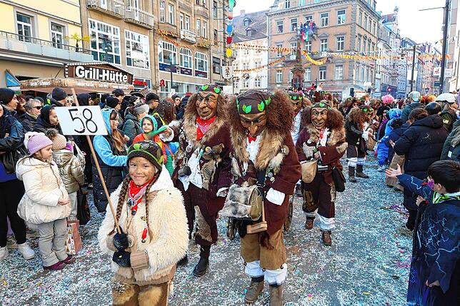 Bild 13: Konstanzer Fasnachtsumzug 2025: Altstadt ist in Narrenhand